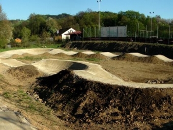 Pumptrackový sportpark pumptrack 3.jpg.