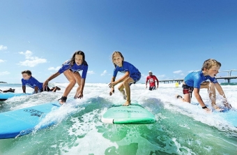 Vlna Dáša - úprava části Václavského jezu na surfovou vlnu surf-lessons-in-gold-coast-for-kids-get-wet-surf-school-hero.jpg.